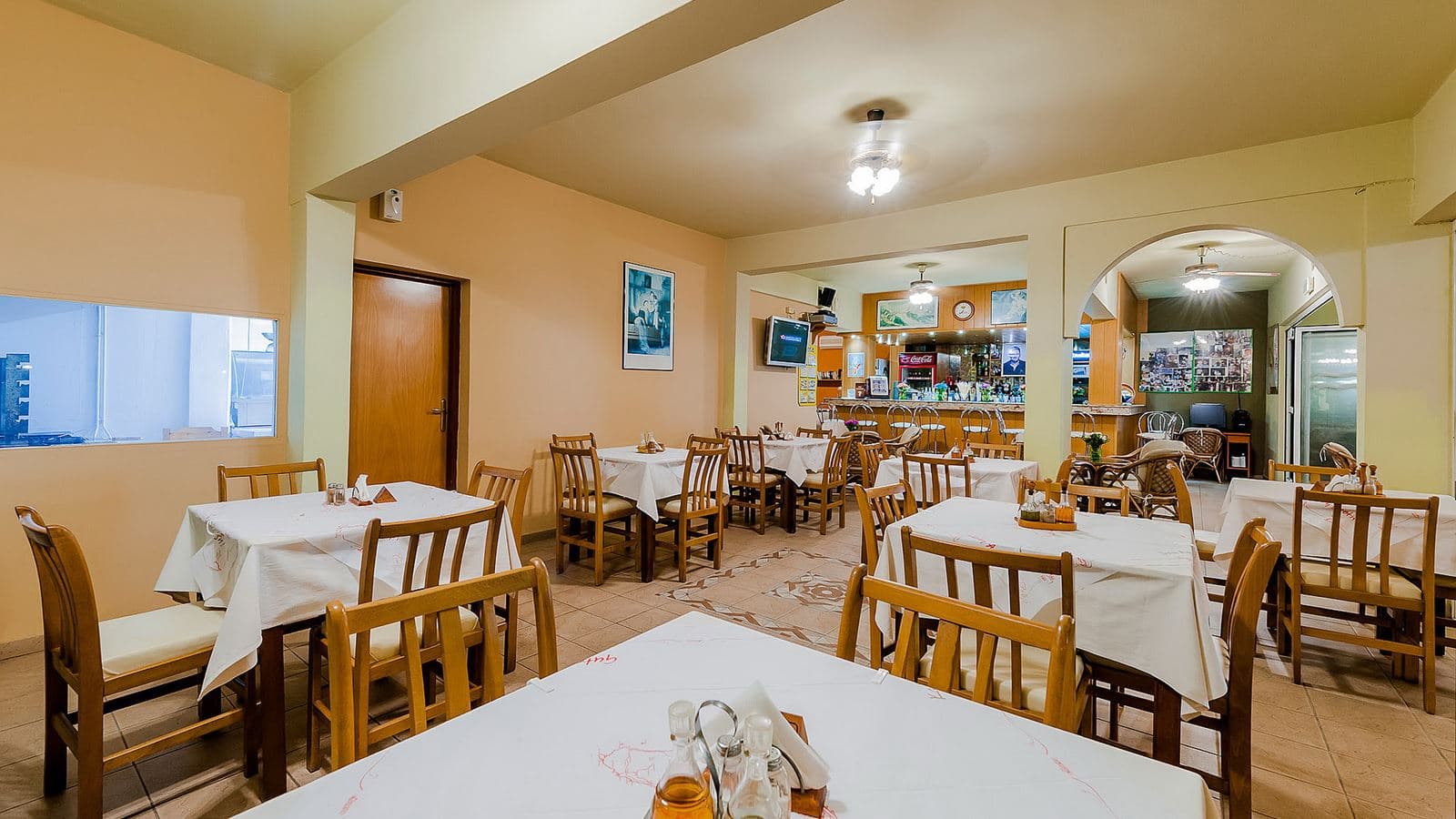 restaurants-esmeralda-restaurant