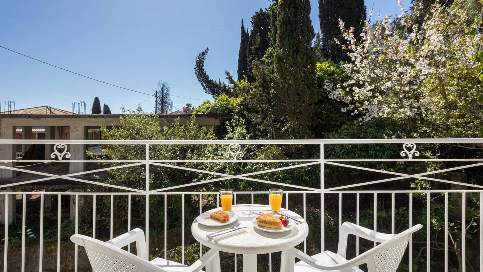 rooms-comfort-studio-with-balcony