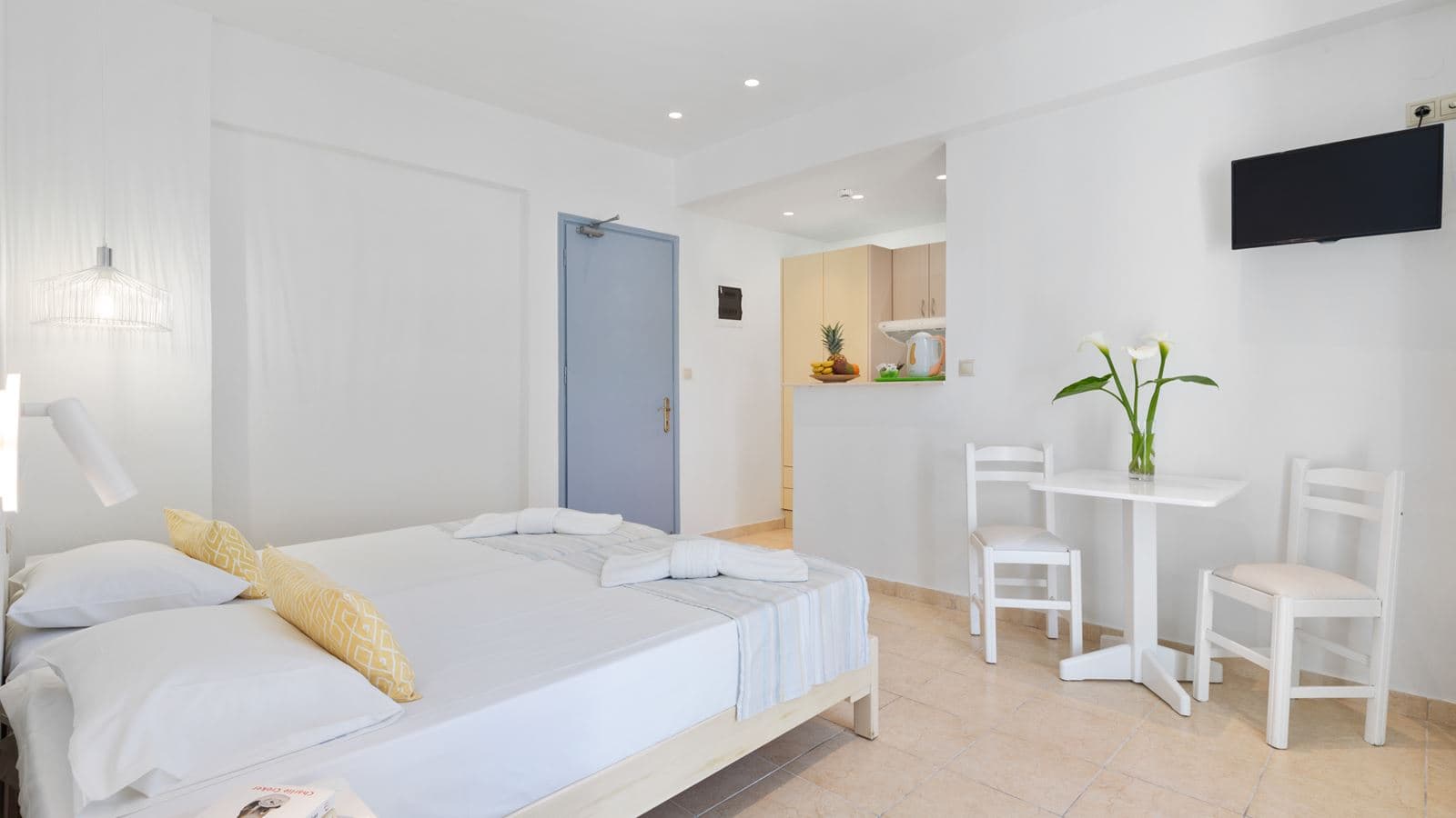 rooms-family-suite-with-balcony