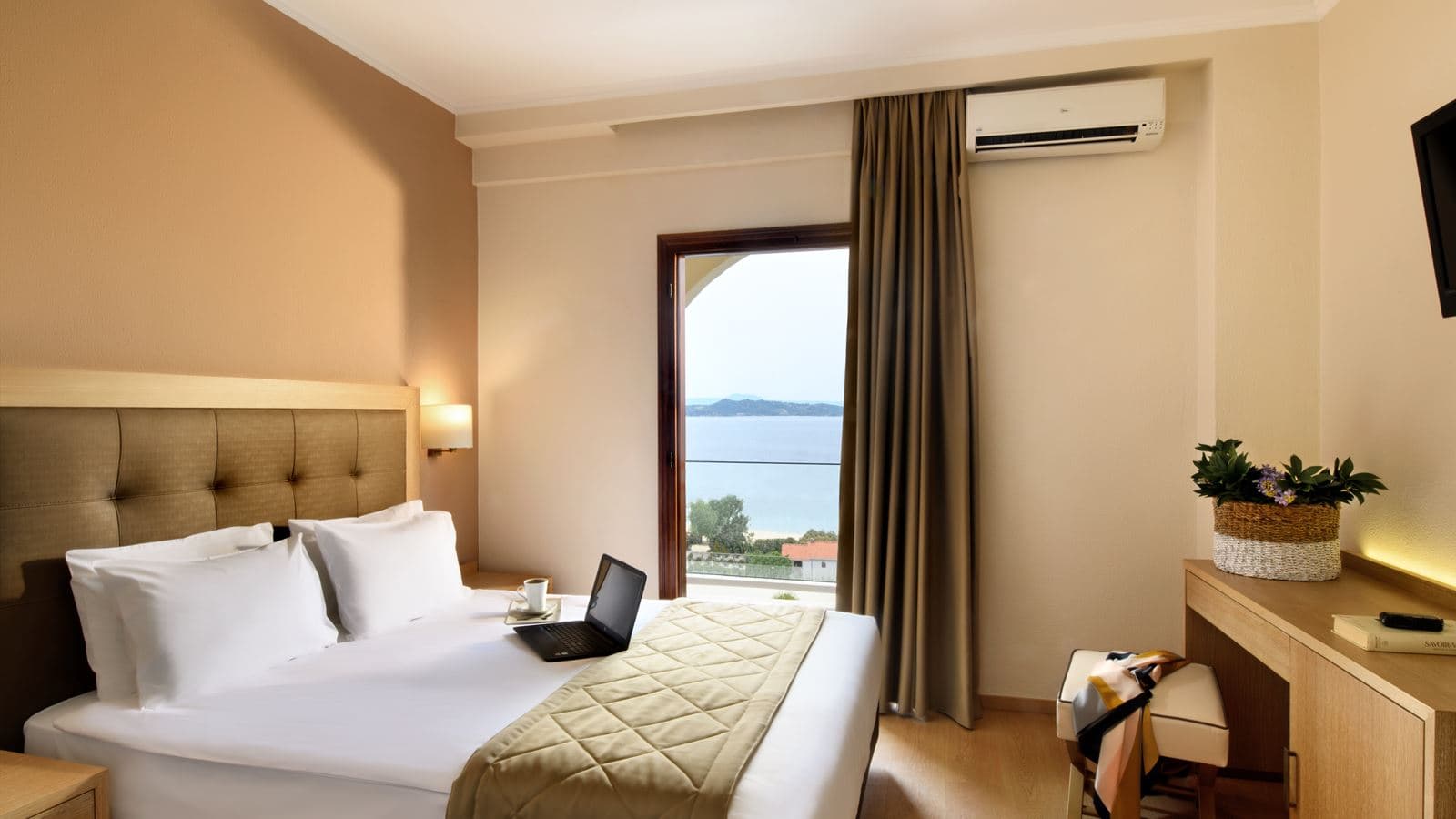 rooms-room-double-garden-view