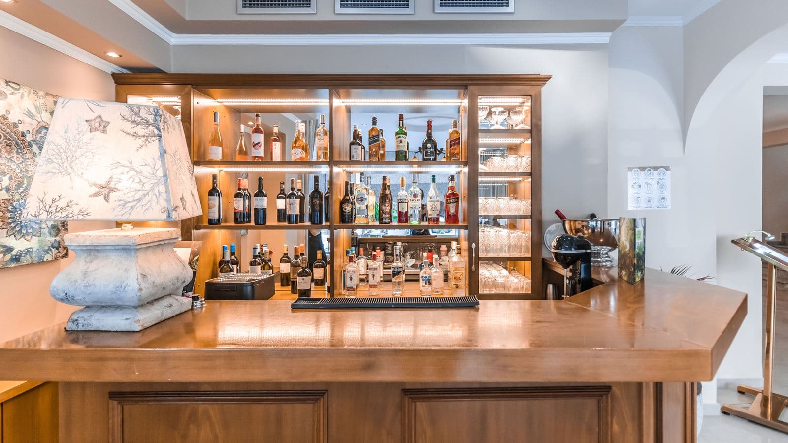 bars-main-bar-cafe