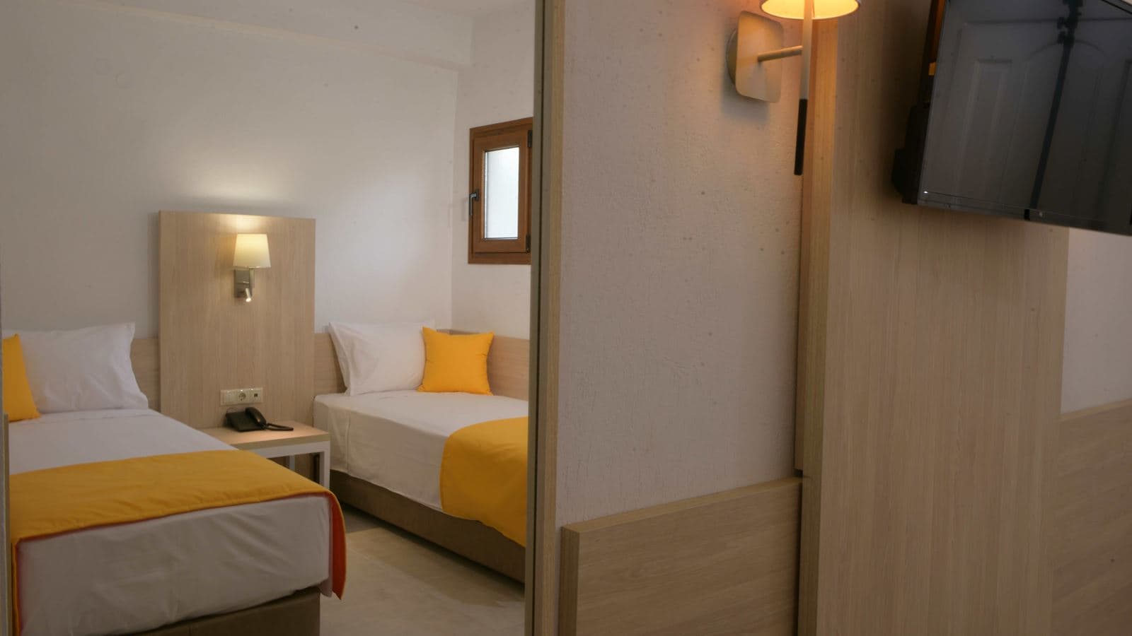 rooms-family-room