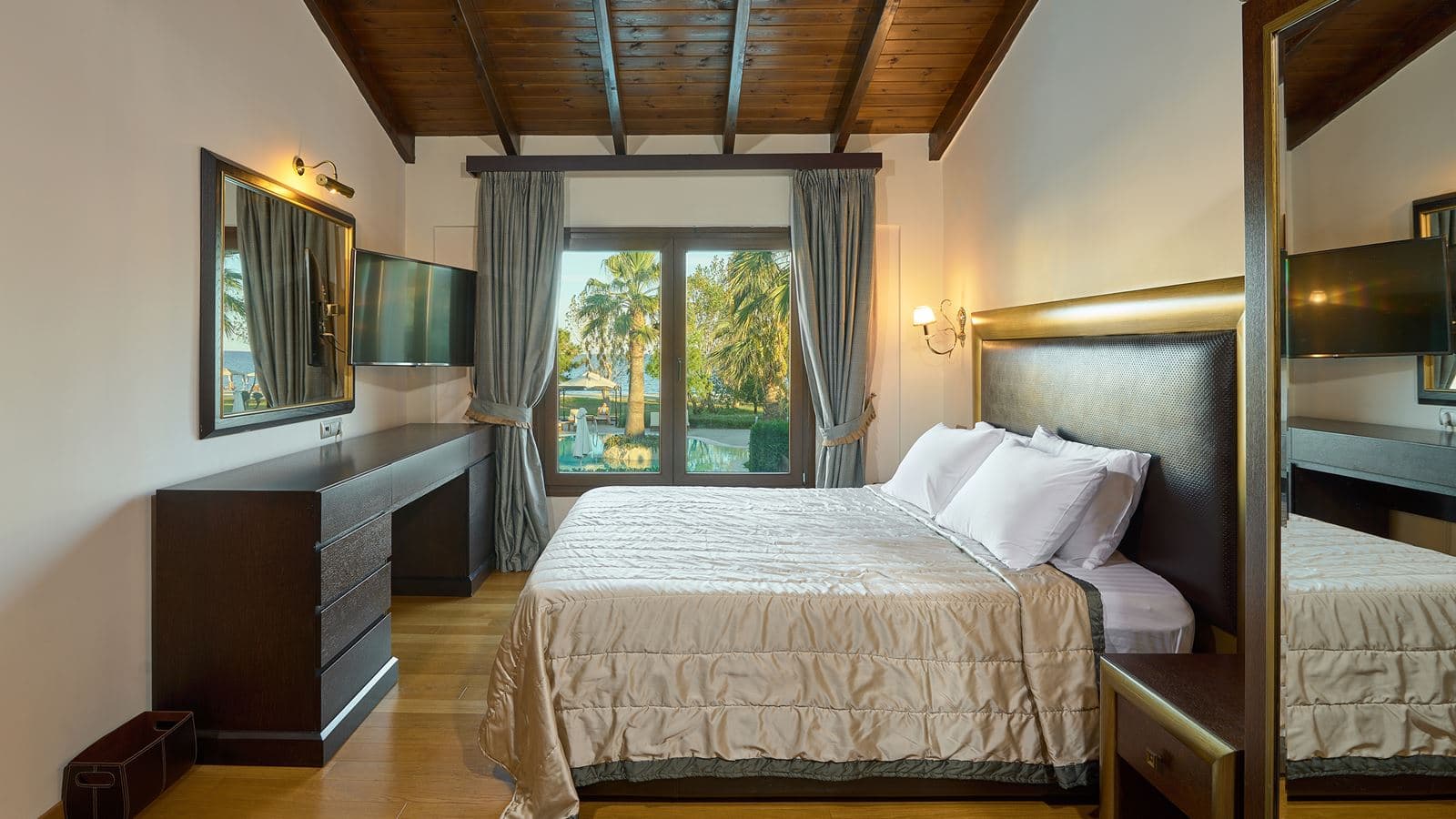 rooms-vip-villa