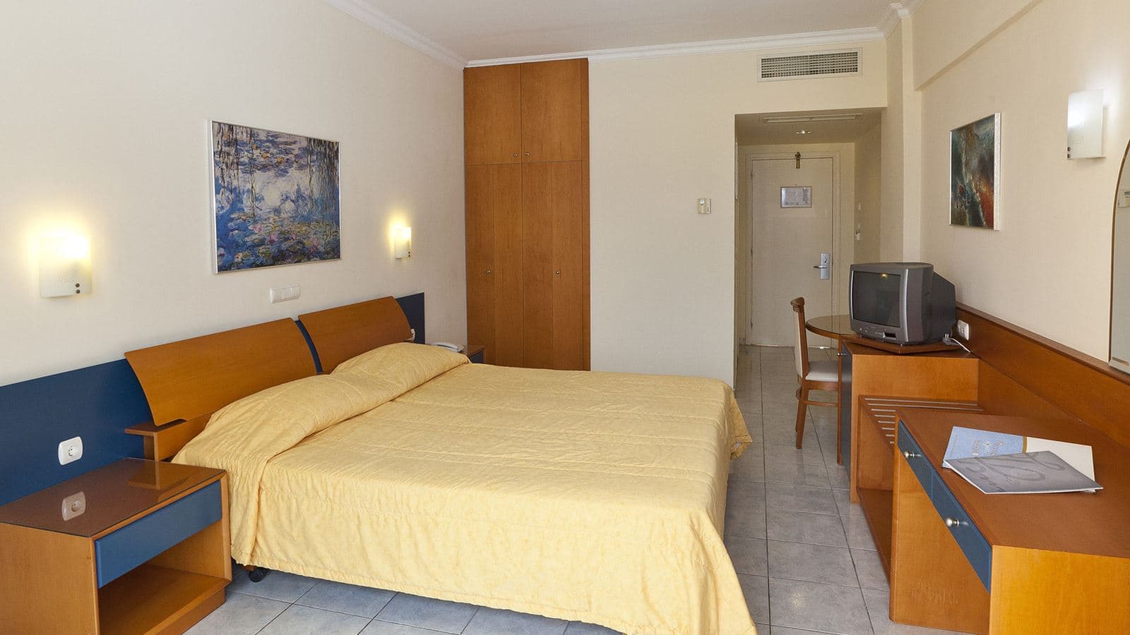 rooms-standard-guest-room-garden-view