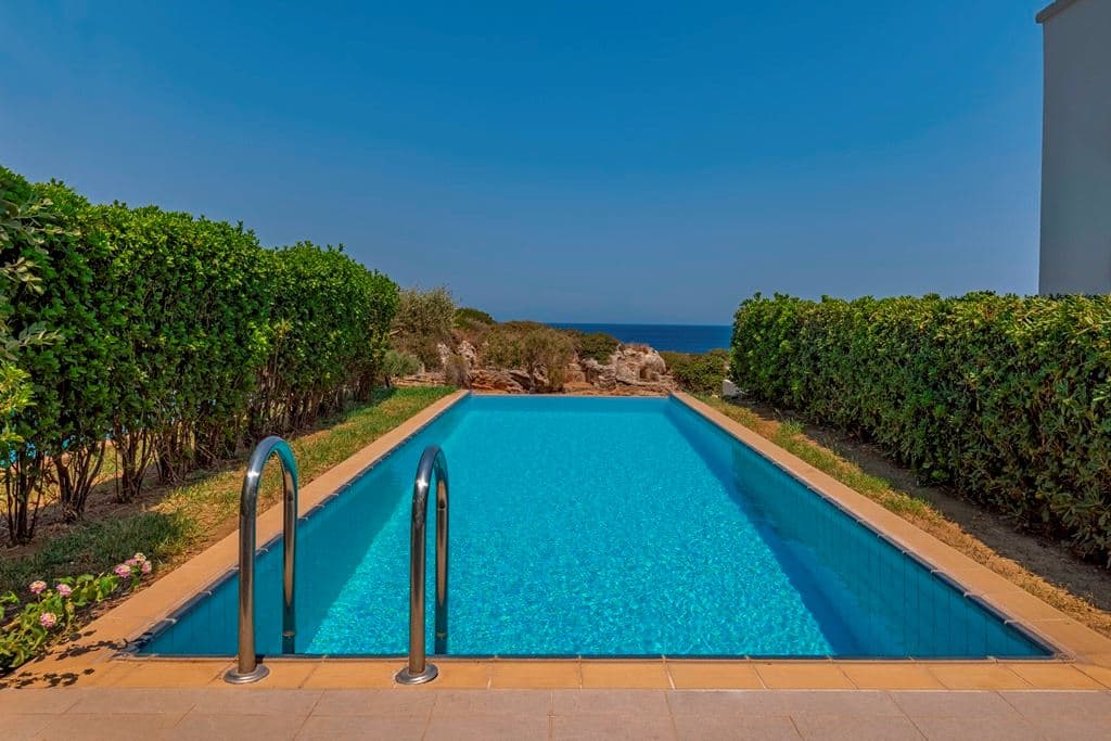 rooms-junior-suite-sea-view-with-private-pool