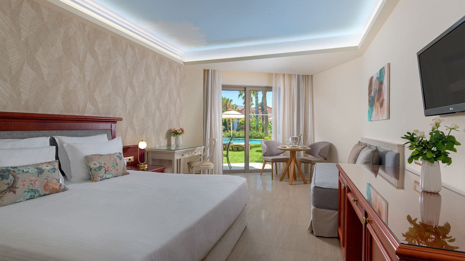 rooms-room-single-use-garden-view-shared-pool-terrace