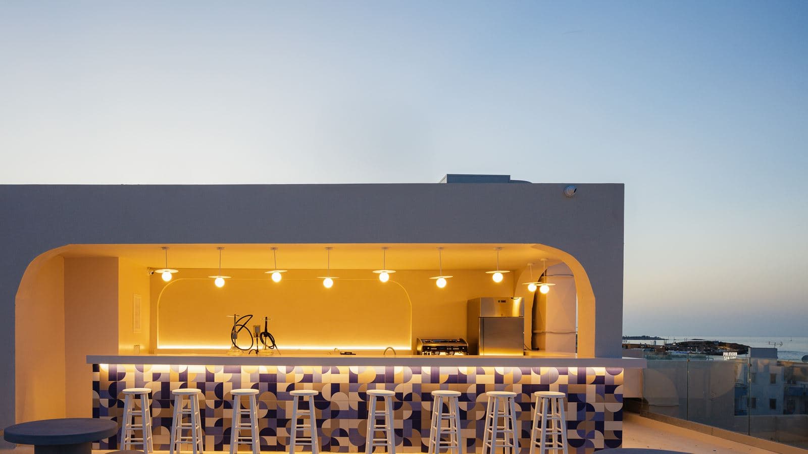 bars-roof-pool-bar
