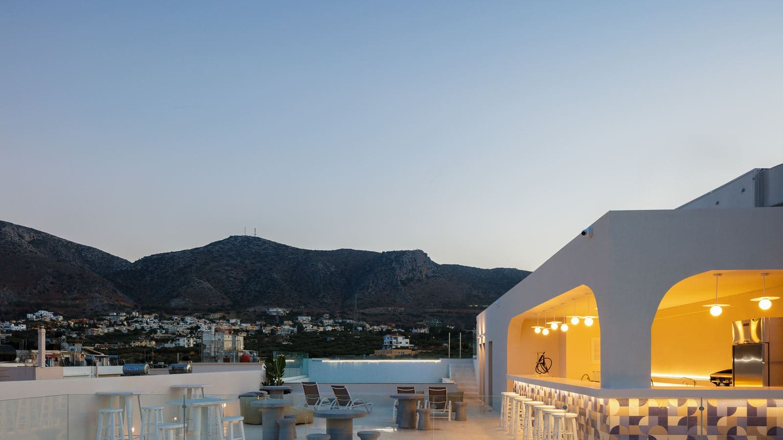 bars-roof-pool-bar