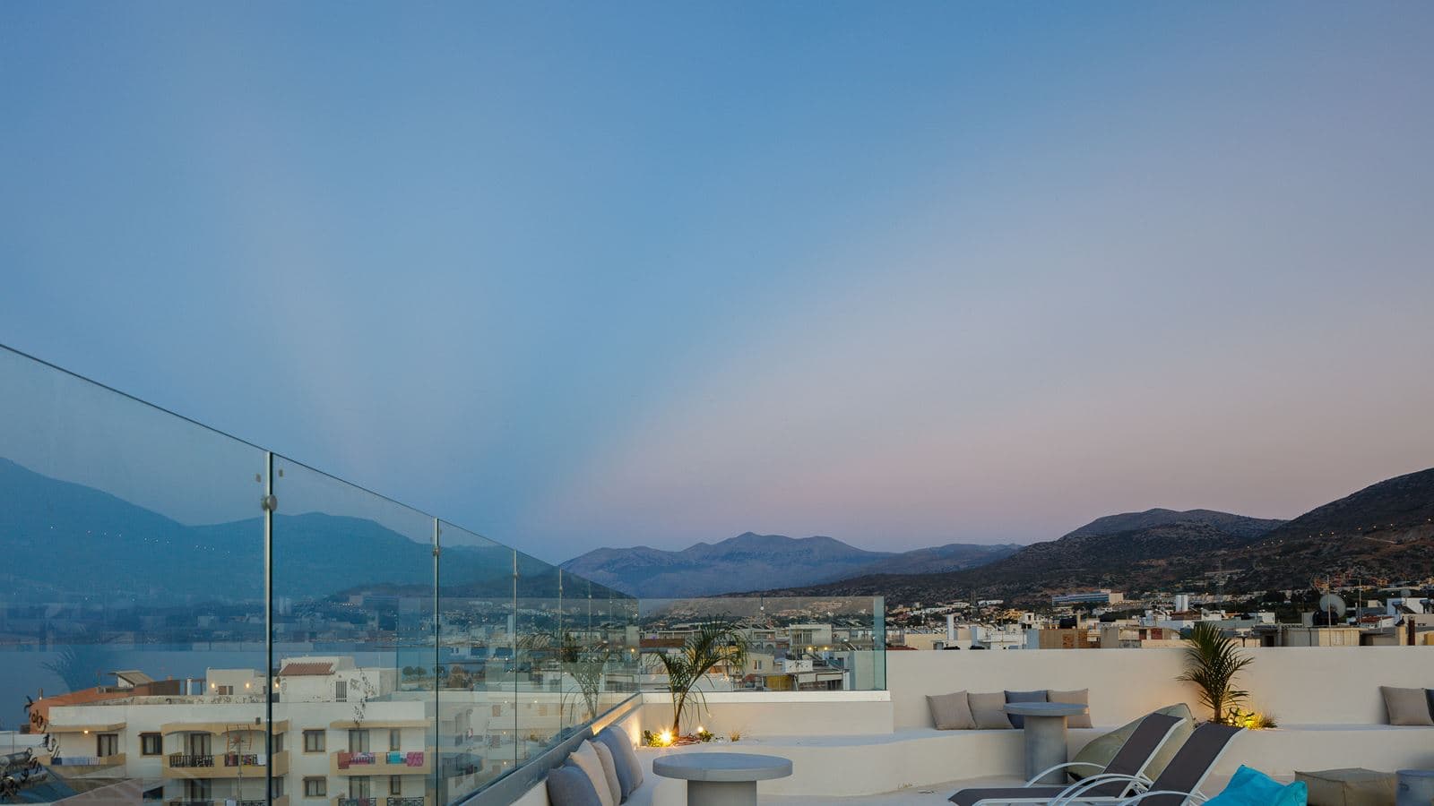 bars-roof-pool-bar