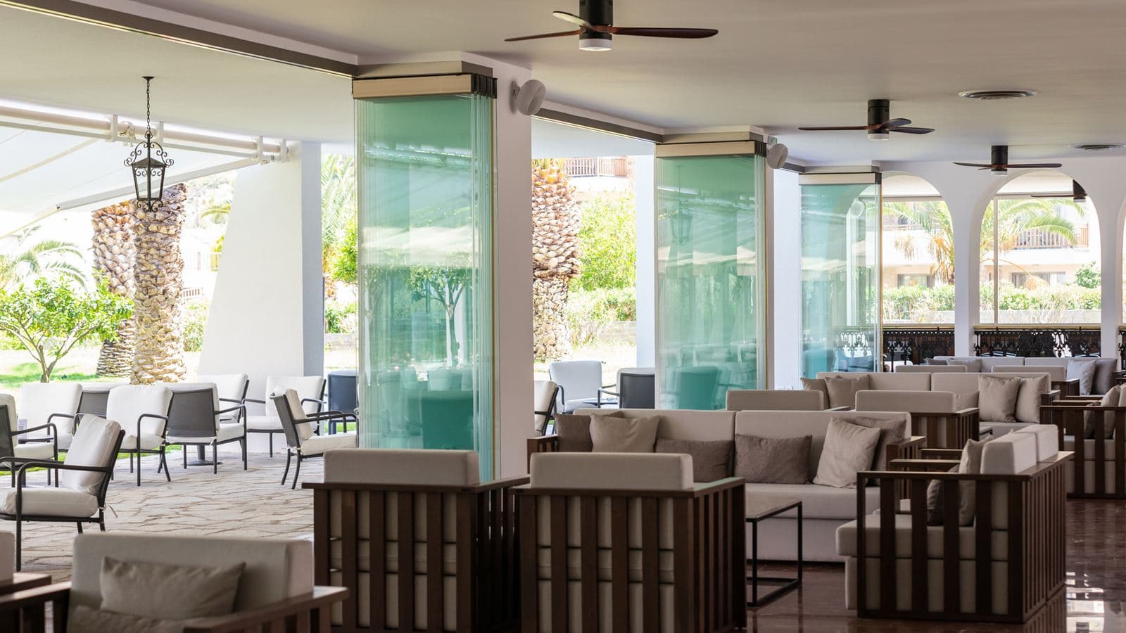 bars-palm-lobby-bar