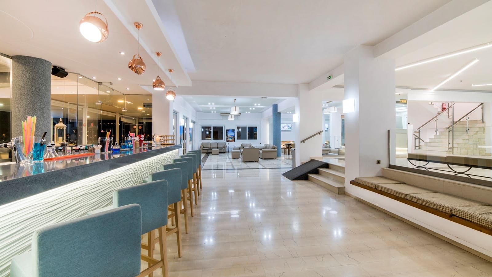 bars-lobby