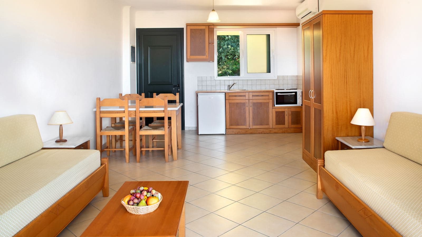 rooms-one-bedroom-family--superior-garden-view-balcony-or-terrace