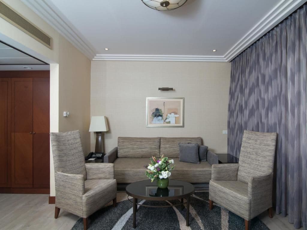 rooms-family-room