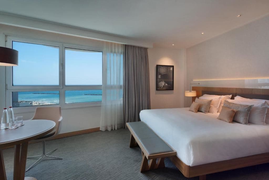 rooms-superior-room