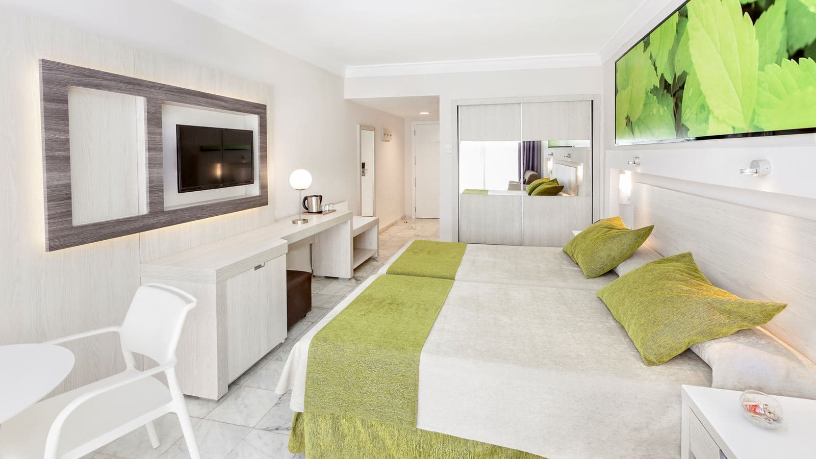 rooms-superior-room