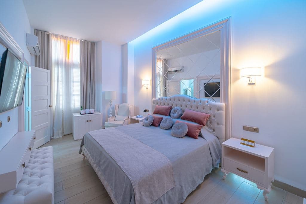 rooms-superior-room