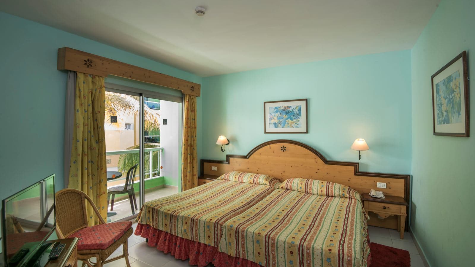 rooms-superior-room