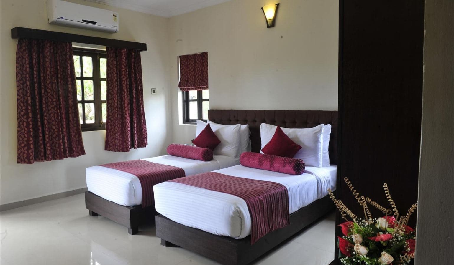 rooms-superior-room