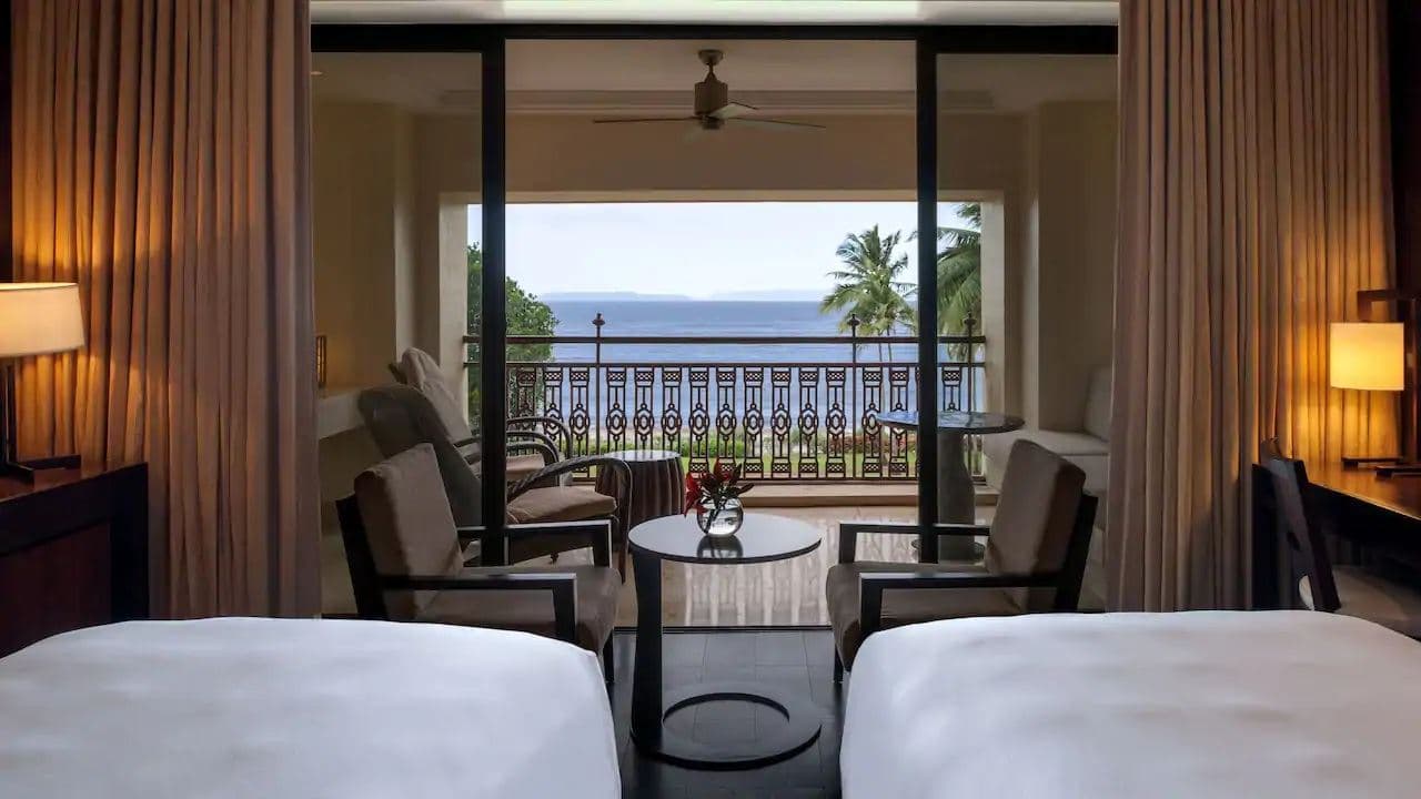 rooms-pool-view