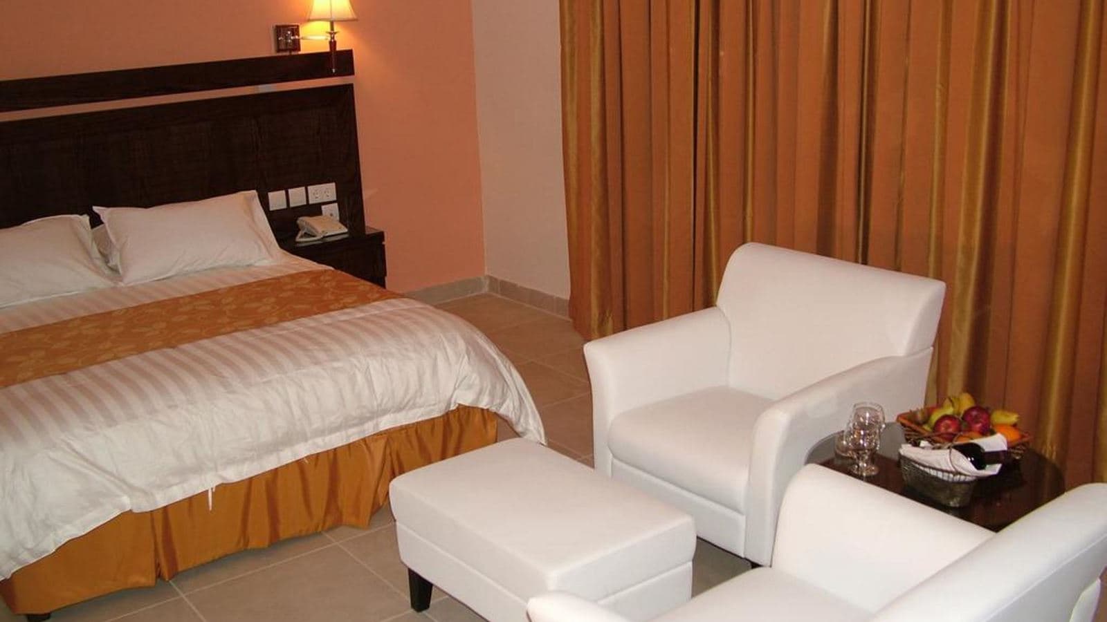 rooms-deluxe-room