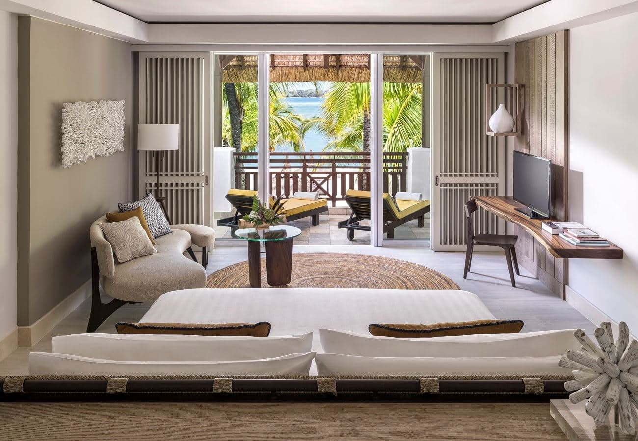 rooms-junior-suites-frangipani-club-ocean-view