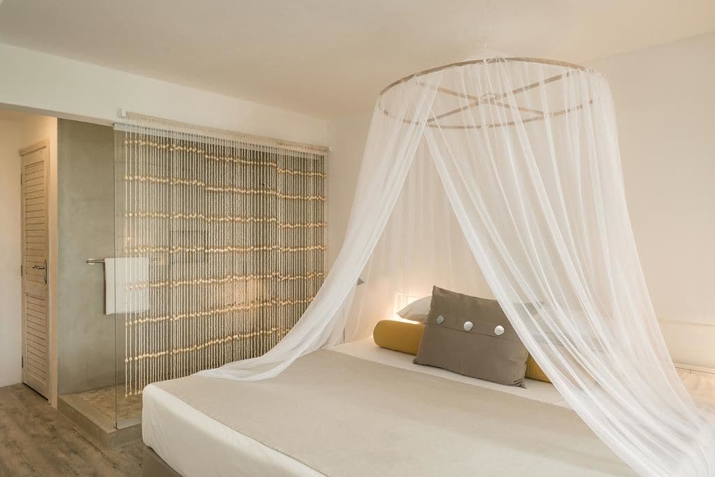 rooms-couple-seafront
