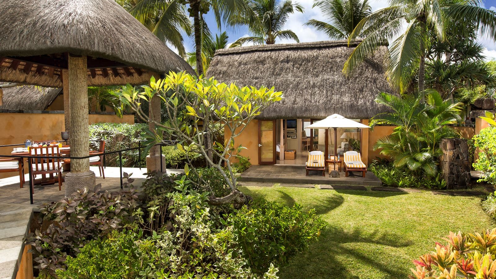 rooms-luxury-villas-with-garden