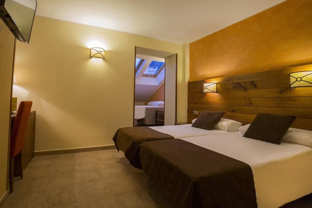 rooms-triple-room
