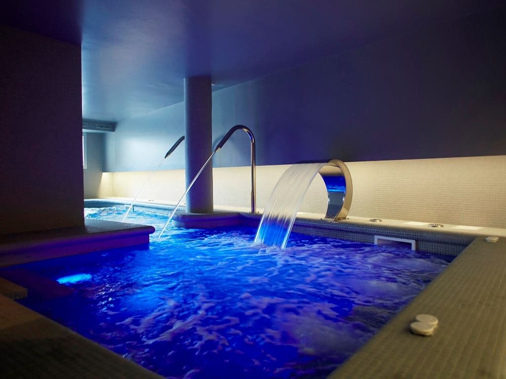 pools-indoor-pool
