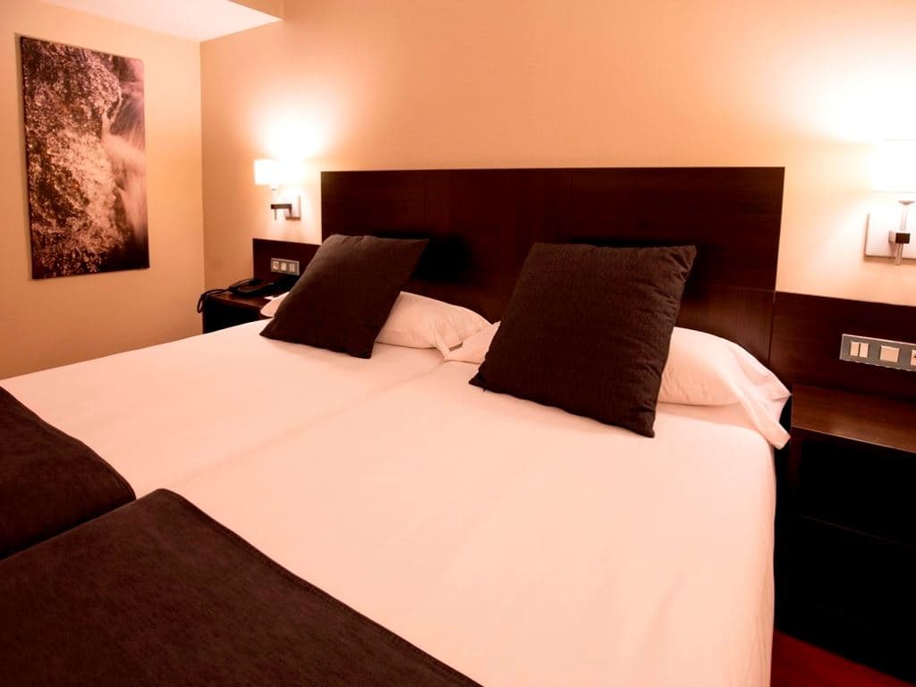 rooms-standard-room