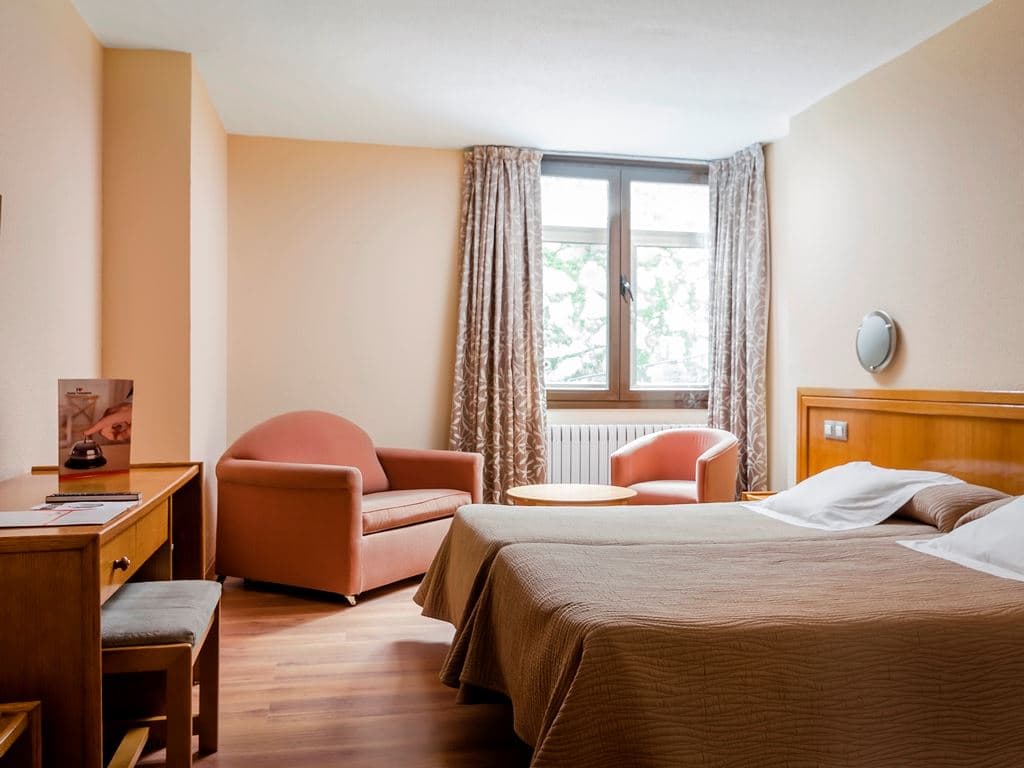 rooms-standard-room