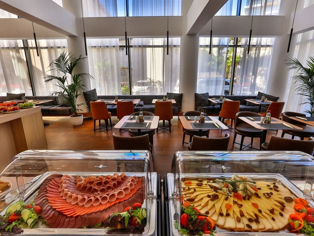 restaurants-main-restaurant