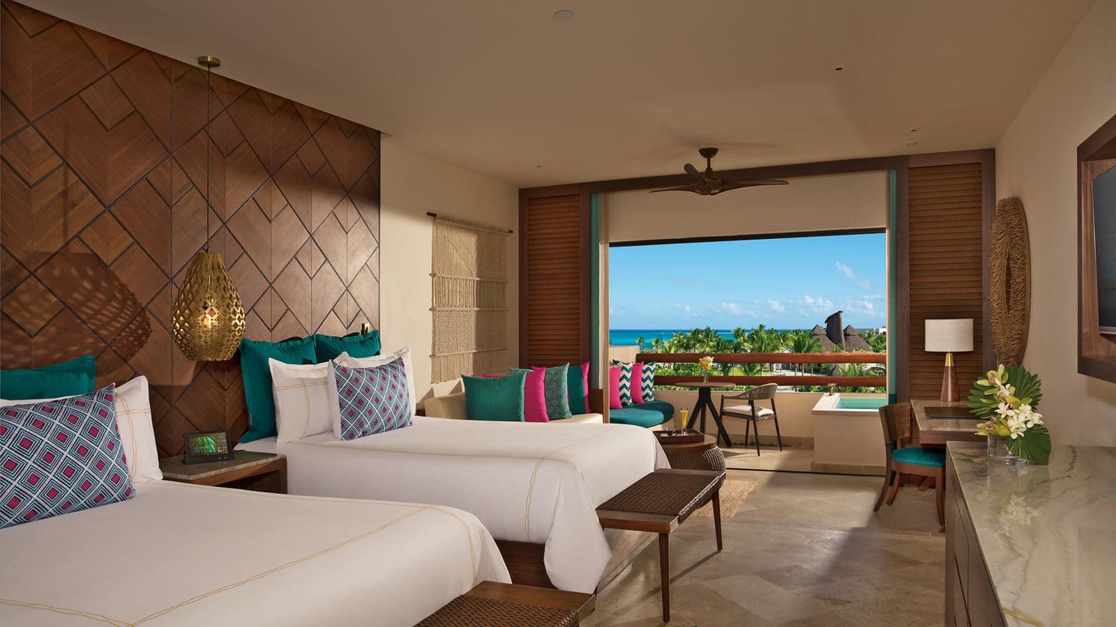rooms-preffered-club-junior-suite-ocean-view