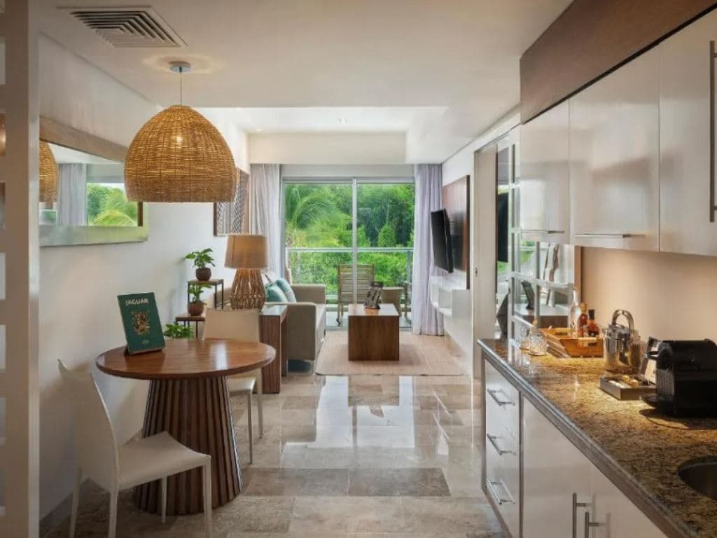 rooms-the-reserve-suite-nature-view