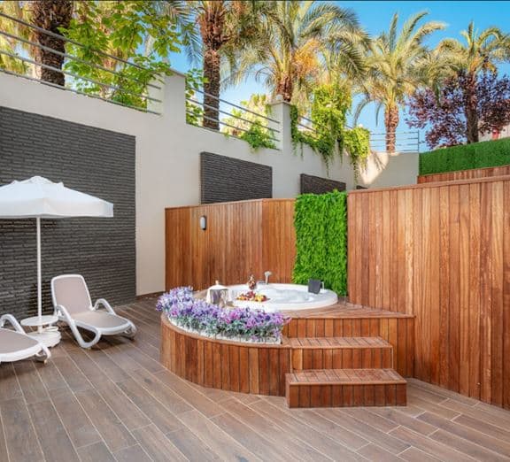 Jakuzzi Terrace Номера