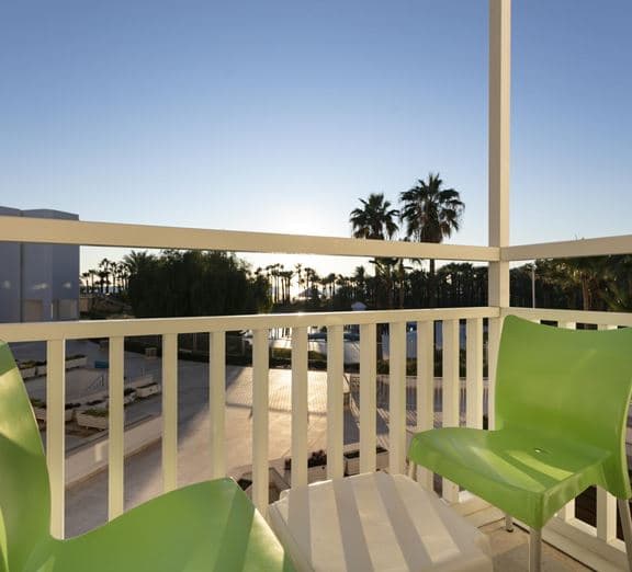 HOTEL STANDARD ROOM POOL VIEW WITH BALCONY OR TERRACE Номера