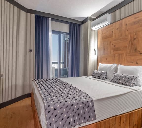 STANDARD ROOM LAND VIEW BALCONY Номера