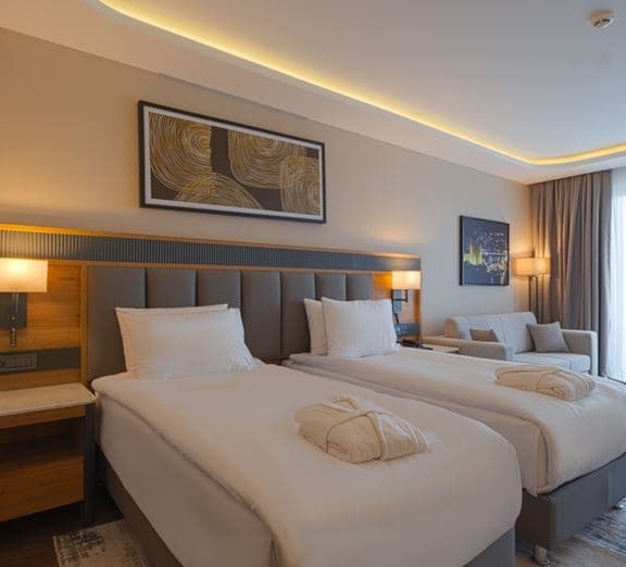 DELUXE ROOM POOL VIEW WITH BALCONY Номера