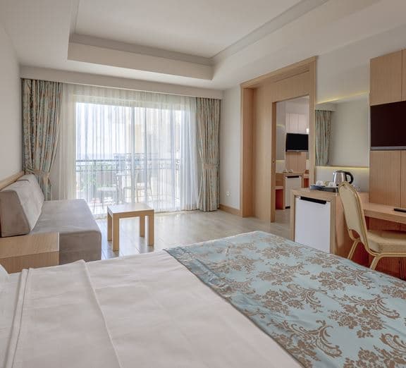 MAIN BUILDING FAMILY ROOM Номера