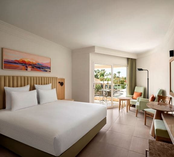 Superior Room Pool View Номера