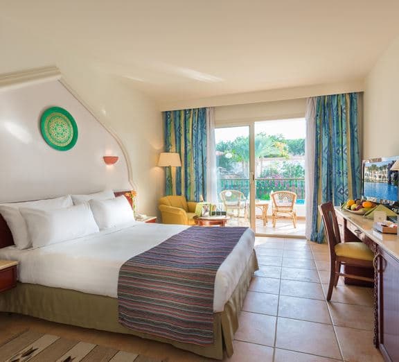 SUPERIOR POOL VIEW ROOM Номера