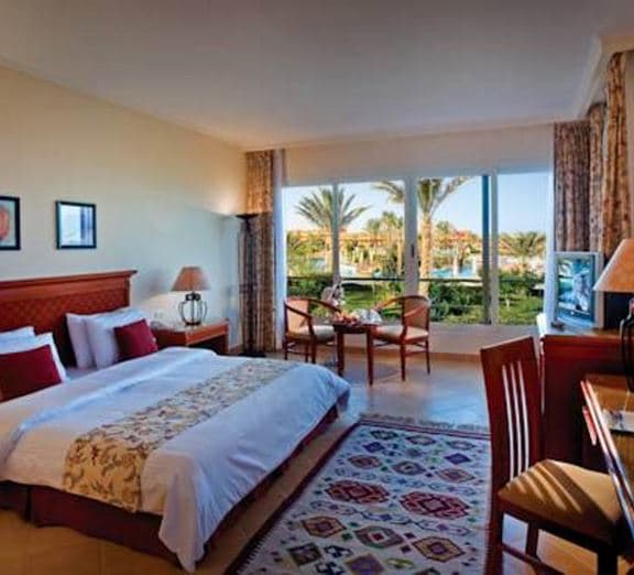 SUPERIOR ROOM MAIN BUILDING POOL VIEW Номера