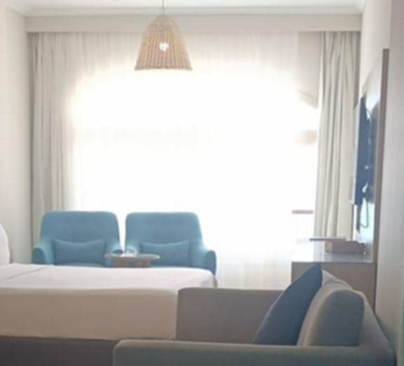Deluxe Room (Pool & Sea View) Номера