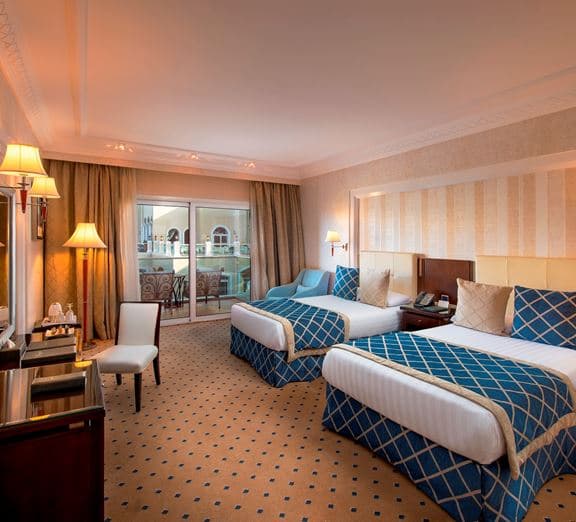 Pool View Room Номера