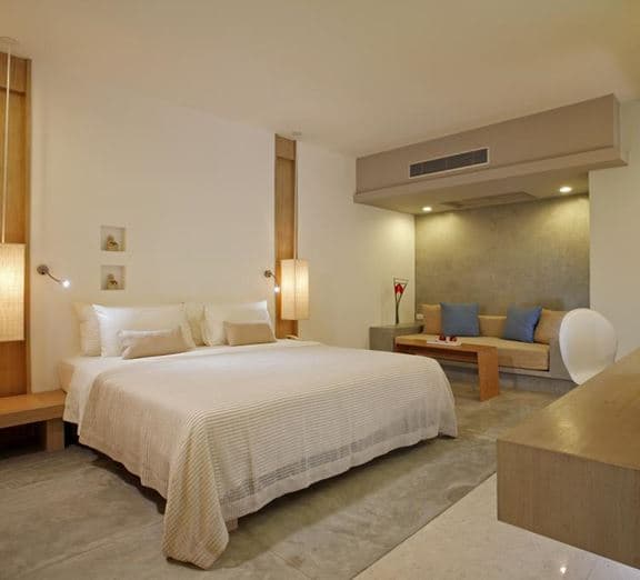 Deluxe Club Room Pool View Номера