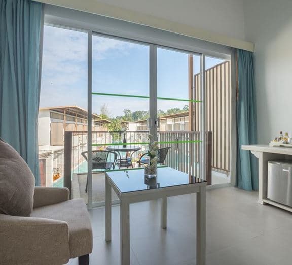Deluxe Pool View Номера