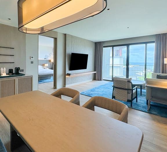 Deluxe Ocean View Номера