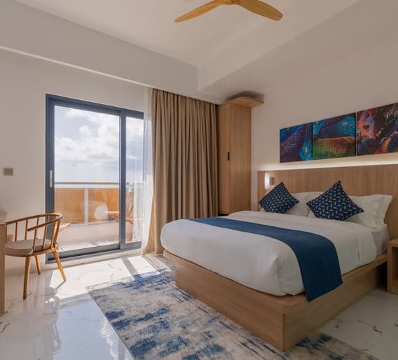 DELUXE SEAVIEW WITH MINI BALCONY Номера