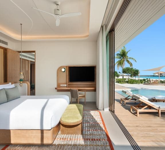 One-Bedroom Sunset Beach Pool Villa Номера