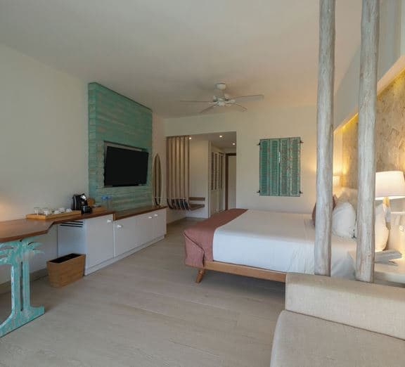 PREMIUM SUPERIOR NEAR POOL Номера